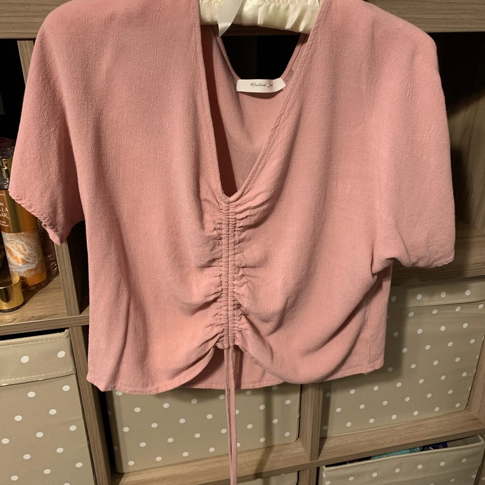Crop top blouse can be cropped or not
